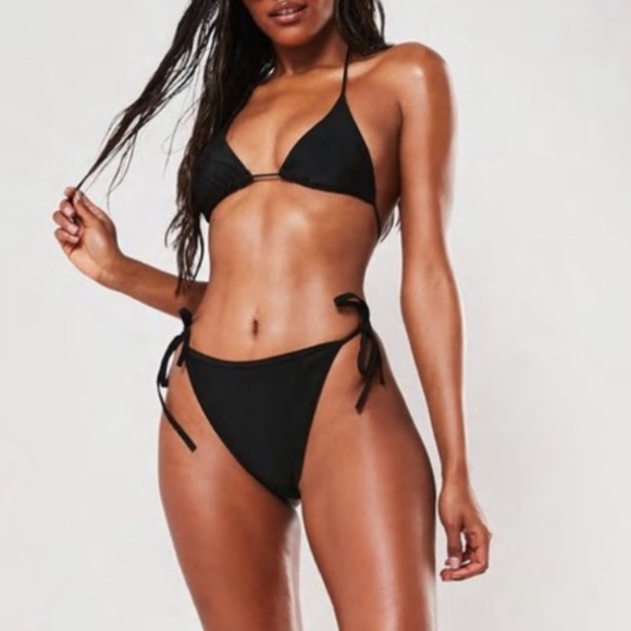 Misguided Black Triangle
Bikini Set Size 8 - Picture 1 of 7